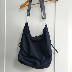 Lululemon Crossbows Bag